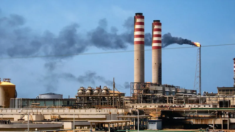 Inspección, mantenimiento refractario y reparación de chimeneas industriales metálicas y de concreto